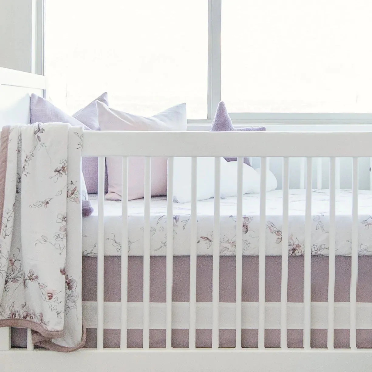 Oilo Crib Skirt