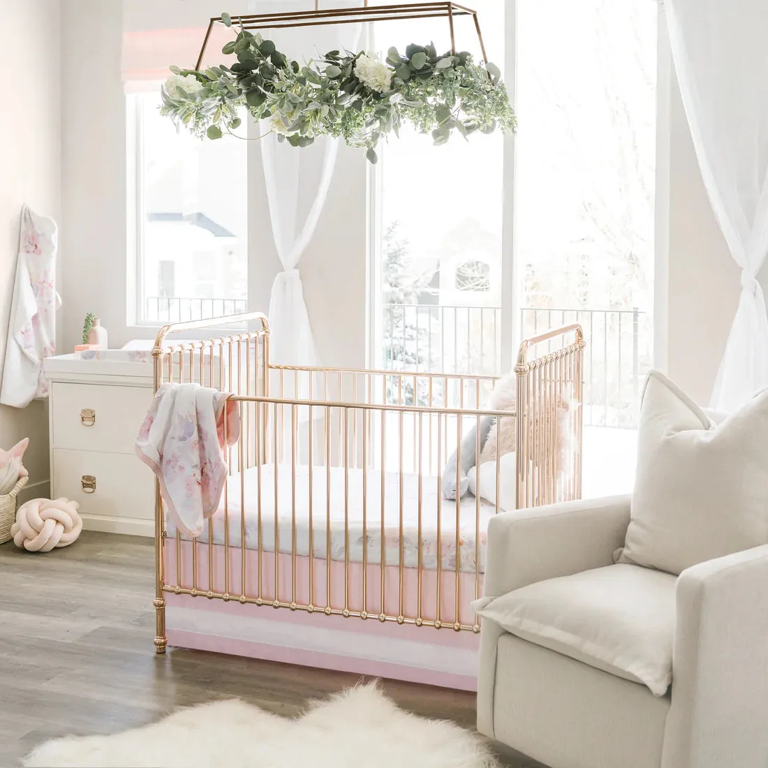 Oilo Crib Skirt