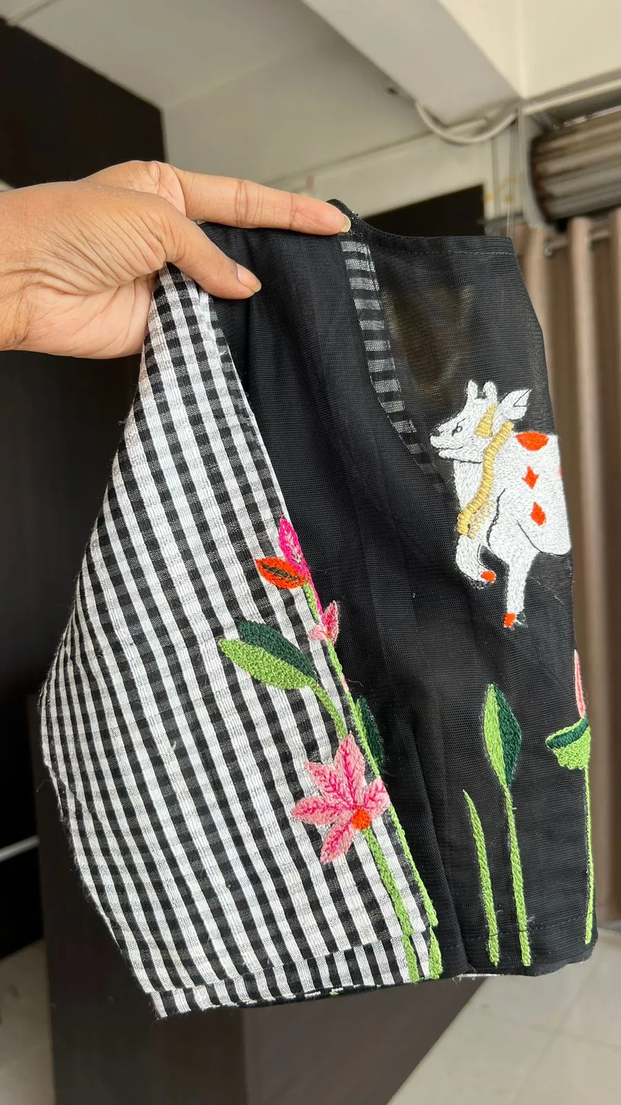 Pure jute silk cow embroidery blouse